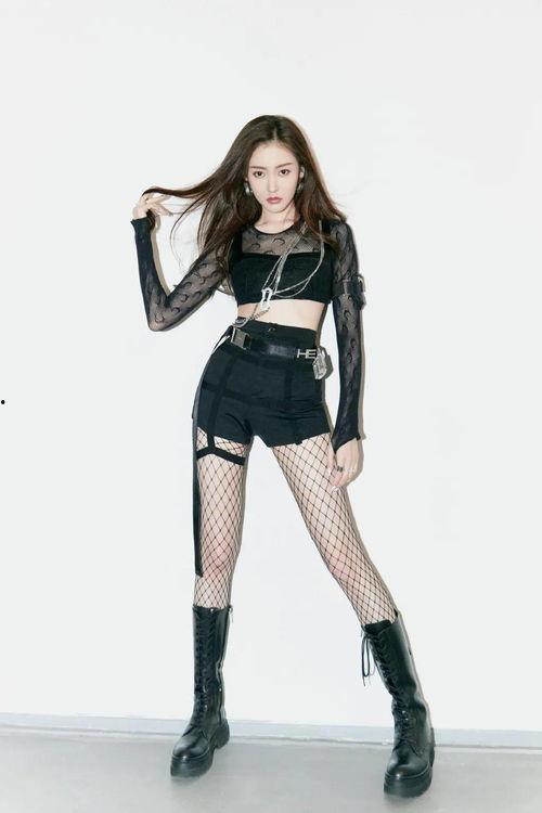 黑猫cos丝袜脚,演绎独特时尚风采